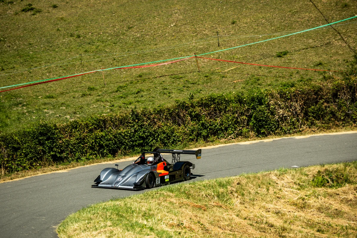 Un prototype dans la montée de Marchampt en 2026
